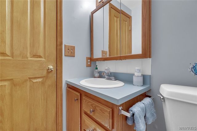 15 In The Woods Lane, West Seneca, NY 14224