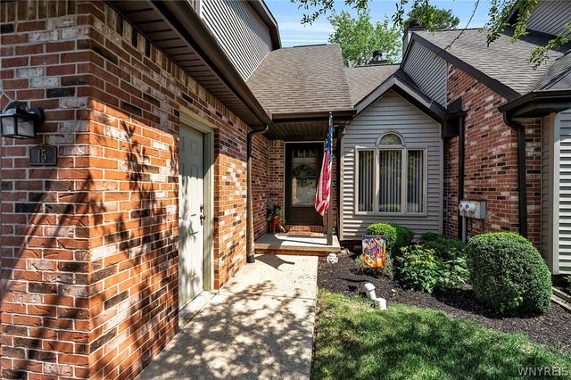 15 In The Woods Lane, West Seneca, NY 14224