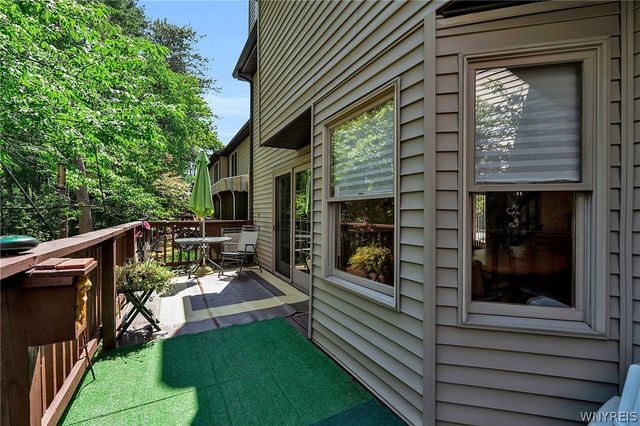 15 In The Woods Lane, West Seneca, NY 14224
