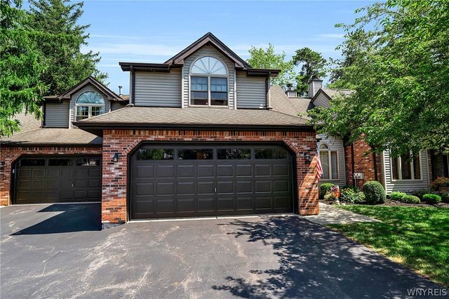 15 In The Woods Lane, West Seneca, NY 14224