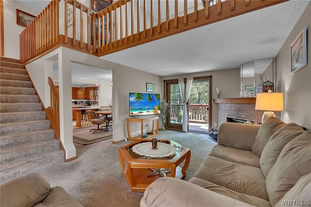 15 In The Woods Lane, West Seneca, NY 14224