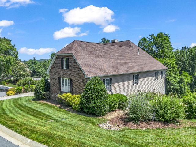 29 Spring Heights Court, Hendersonville, NC 28791