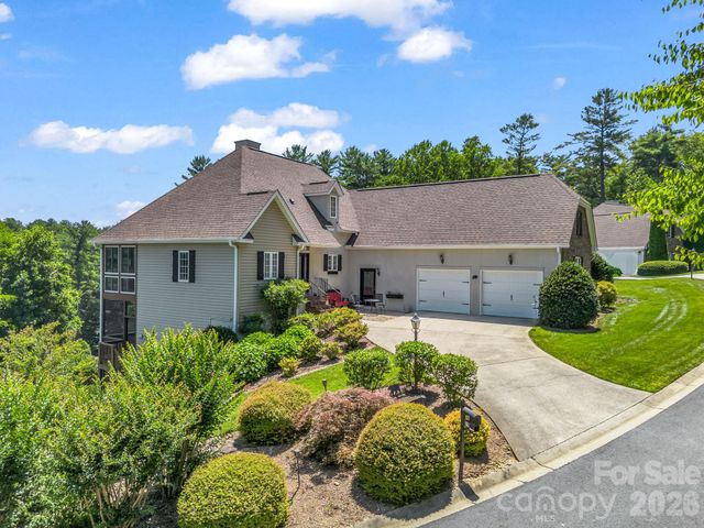 29 Spring Heights Court, Hendersonville, NC 28791