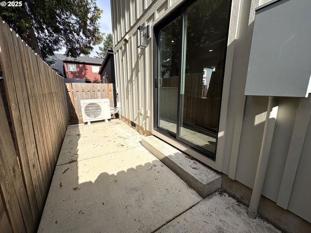 6 Ne 74TH Ave unit C, Portland, OR 97213