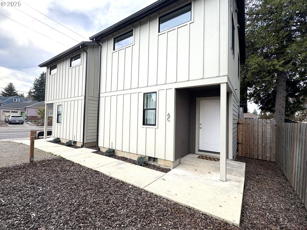 6 Ne 74TH Ave unit C, Portland, OR 97213