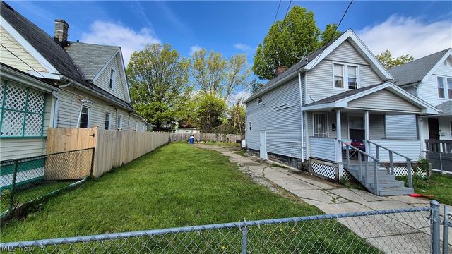 2048 W 105th Street, Cleveland, OH 44102