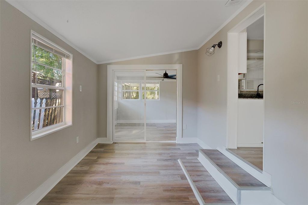 Image 16 of property listing at 1579 S WASHINGTON AVENUE, Clearwater, FL 33756