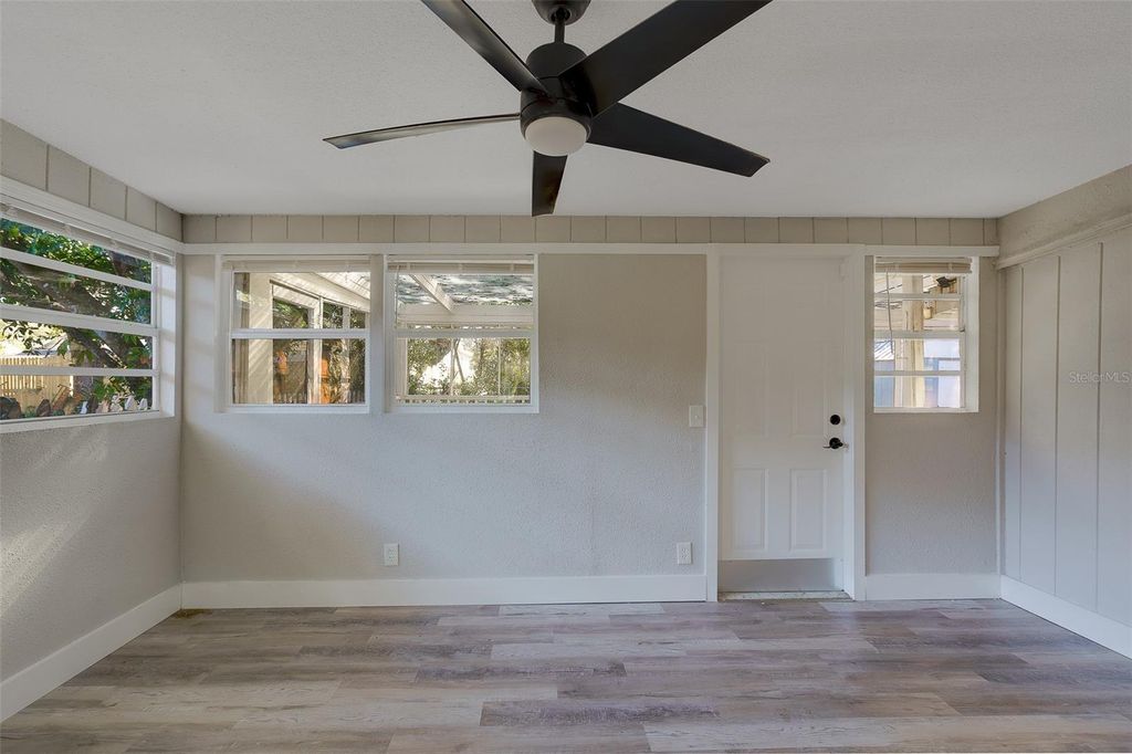 Image 19 of property listing at 1579 S WASHINGTON AVENUE, Clearwater, FL 33756