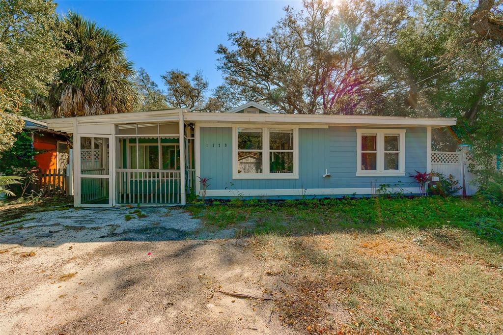 Image 25 of property listing at 1579 S WASHINGTON AVENUE, Clearwater, FL 33756