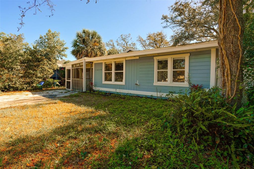 Image 26 of property listing at 1579 S WASHINGTON AVENUE, Clearwater, FL 33756