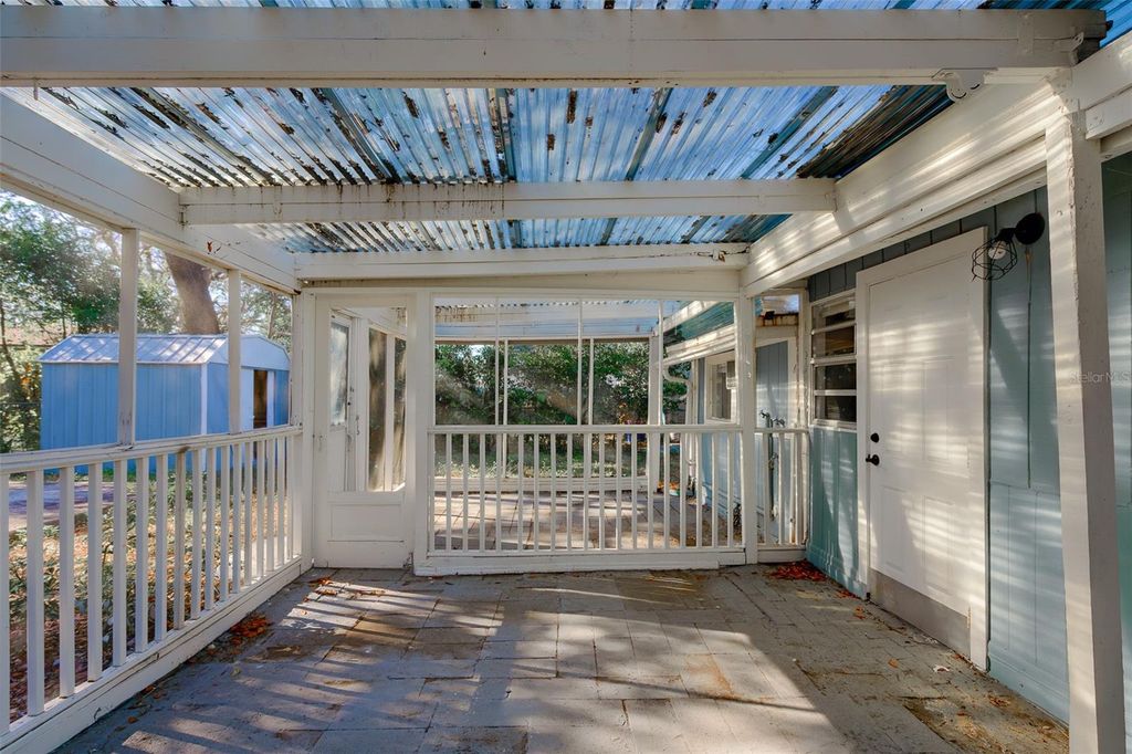 Image 29 of property listing at 1579 S WASHINGTON AVENUE, Clearwater, FL 33756