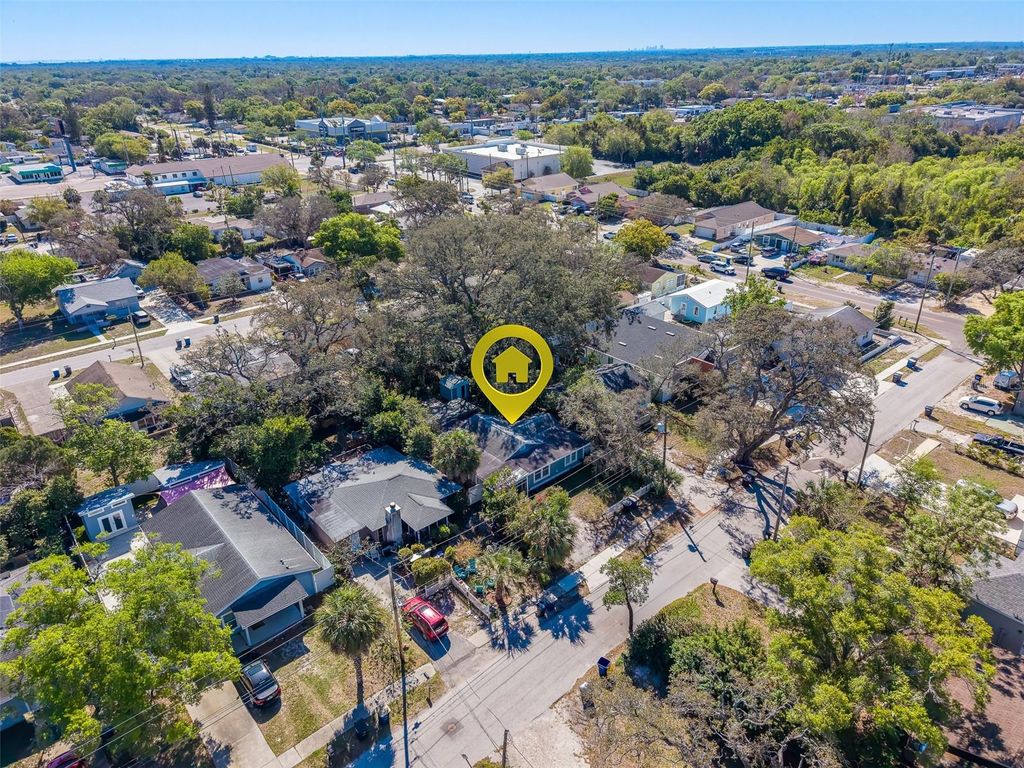 Image 41 of property listing at 1579 S WASHINGTON AVENUE, Clearwater, FL 33756