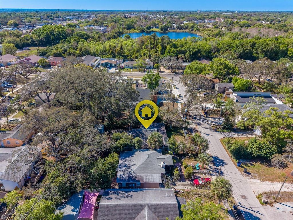 Image 42 of property listing at 1579 S WASHINGTON AVENUE, Clearwater, FL 33756