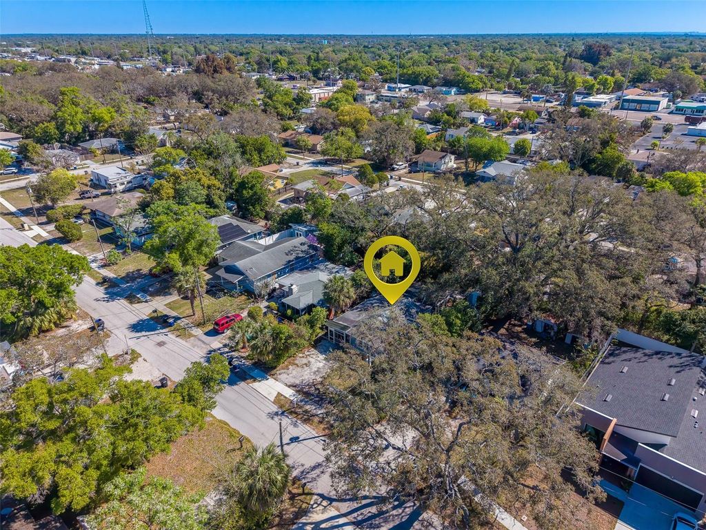 Image 47 of property listing at 1579 S WASHINGTON AVENUE, Clearwater, FL 33756