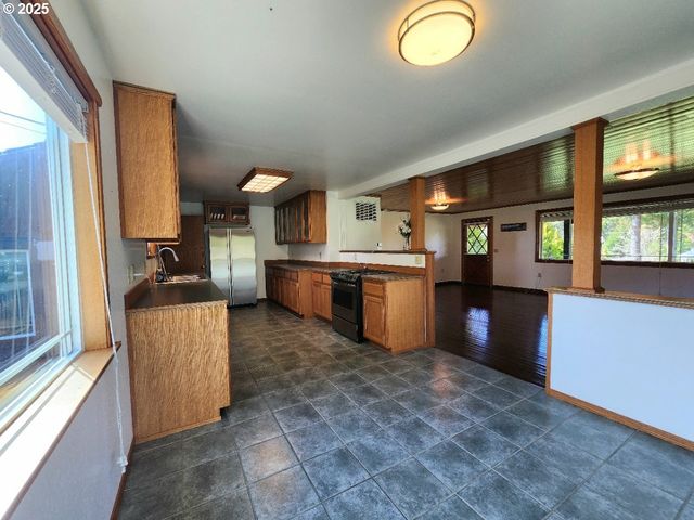 92920 CAPE BLANCO Rd, Sixes, OR 97476