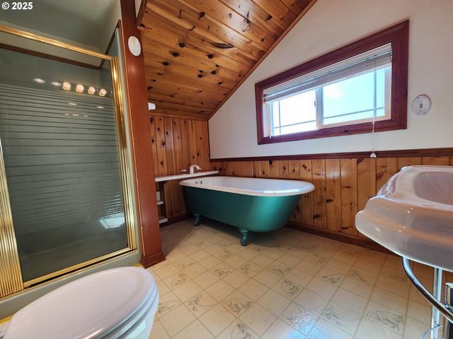 92920 CAPE BLANCO Rd, Sixes, OR 97476