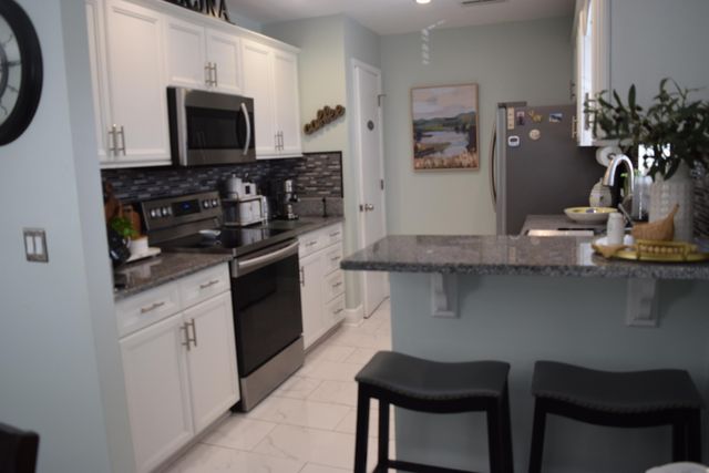 1 Lake Vista Trl Apt 201, Port St Lucie, FL 34952