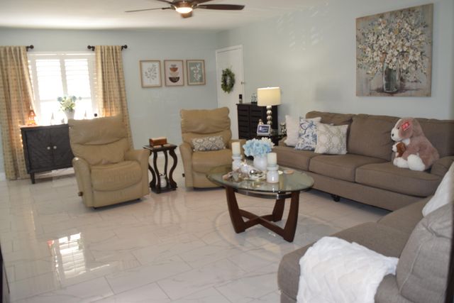 1 Lake Vista Trl Apt 201, Port St Lucie, FL 34952