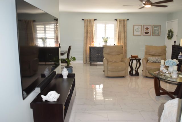 1 Lake Vista Trl Apt 201, Port St Lucie, FL 34952