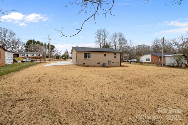 120 Independence Loop, Statesville, NC 28625