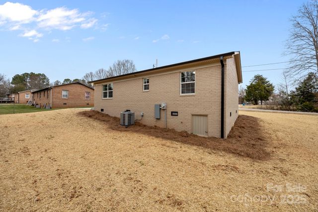 120 Independence Loop, Statesville, NC 28625