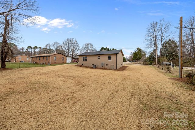 120 Independence Loop, Statesville, NC 28625
