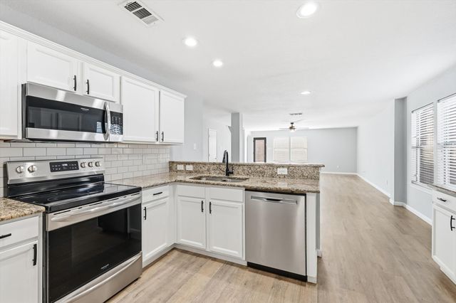 10733 Kittering Trail, Fort Worth, TX 76052