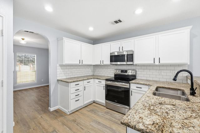 10733 Kittering Trail, Fort Worth, TX 76052