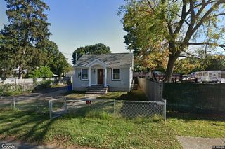 12 7th Avenue N, Huntington Station, NY 11746