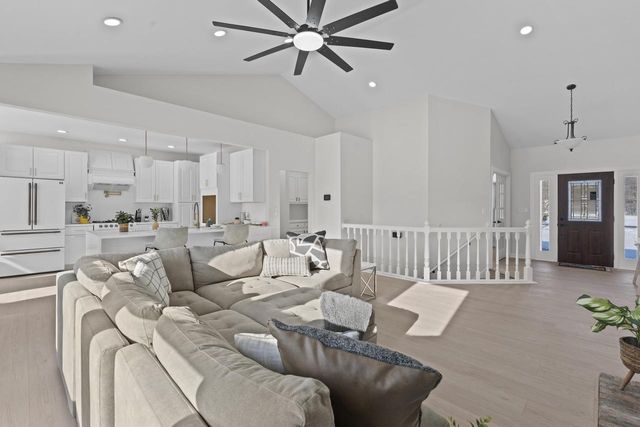 573 Kettle RIDGE, Colgate, WI 53017