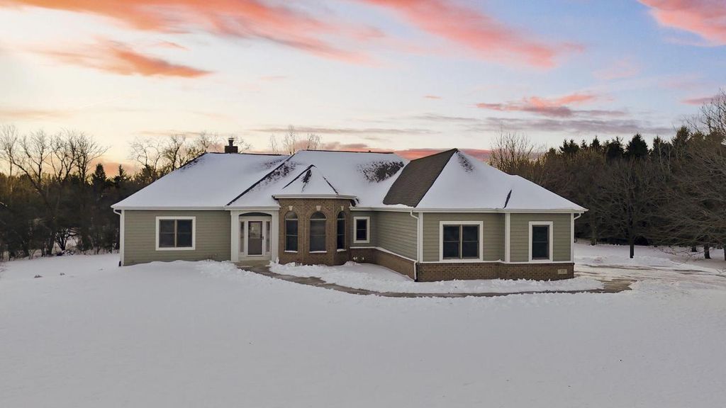 573 Kettle RIDGE, Colgate, WI 53017