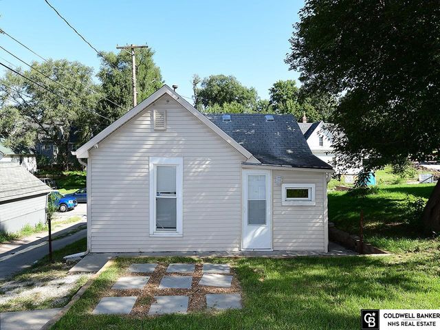 6411 Miami Street, Omaha, NE 68104