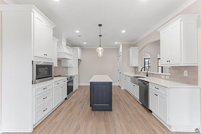 202 Emberwood Way, Kathleen, GA 31047