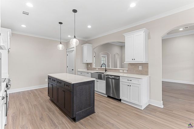 202 Emberwood Way, Kathleen, GA 31047