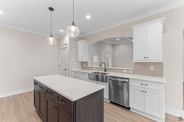 202 Emberwood Way, Kathleen, GA 31047