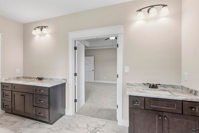 202 Emberwood Way, Kathleen, GA 31047