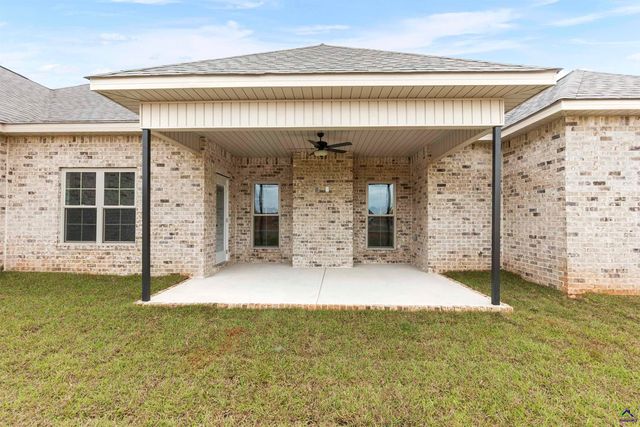 202 Emberwood Way, Kathleen, GA 31047