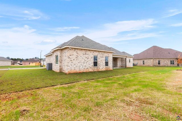 202 Emberwood Way, Kathleen, GA 31047