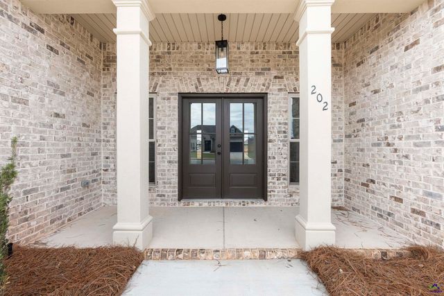 202 Emberwood Way, Kathleen, GA 31047