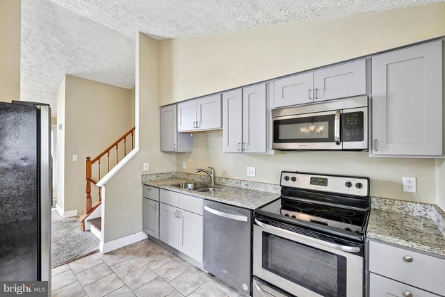 2904 GOLDEN FLEECE DR, Pasadena, MD 21122