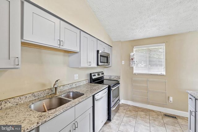 2904 GOLDEN FLEECE DR, Pasadena, MD 21122
