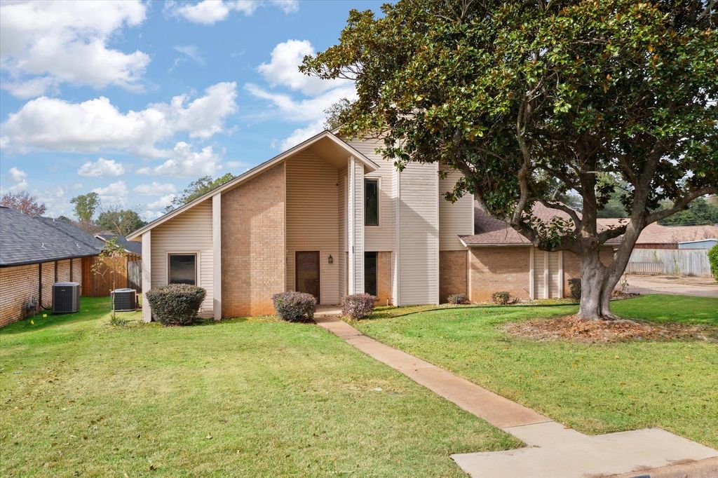 803 KINGSBURY CT, Longview, TX 75604