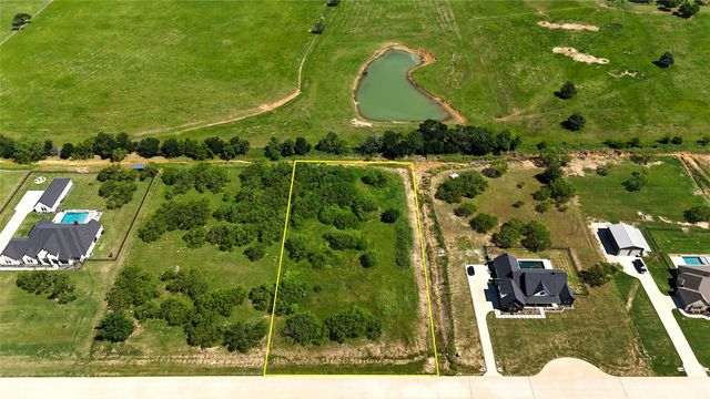 800 Vest Lane, Pilot Point, TX 76258