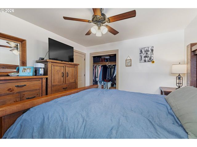 7567 DELAWARE Ln, Vancouver, WA 98664
