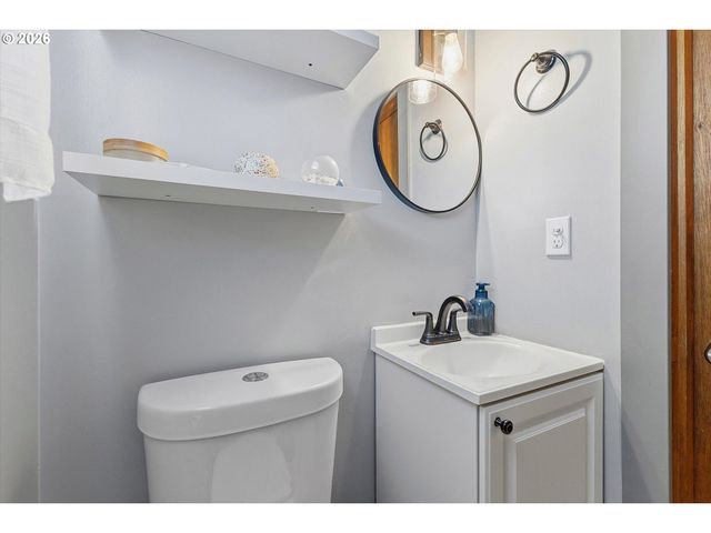 7567 DELAWARE Ln, Vancouver, WA 98664