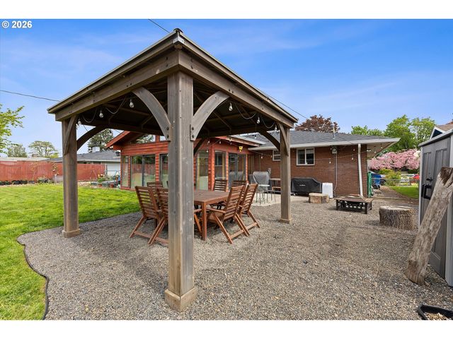 7567 DELAWARE Ln, Vancouver, WA 98664