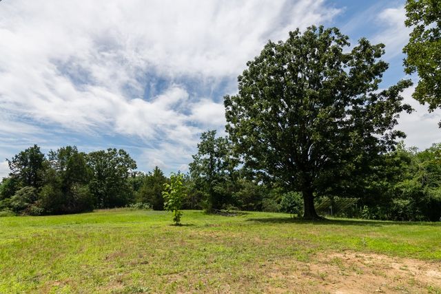 7636 Liberty Rd, Scotts Hill, TN 38374
