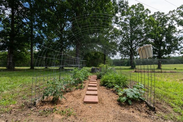 7636 Liberty Rd, Scotts Hill, TN 38374