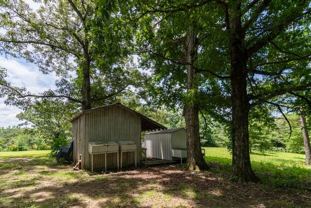 7636 Liberty Rd, Scotts Hill, TN 38374