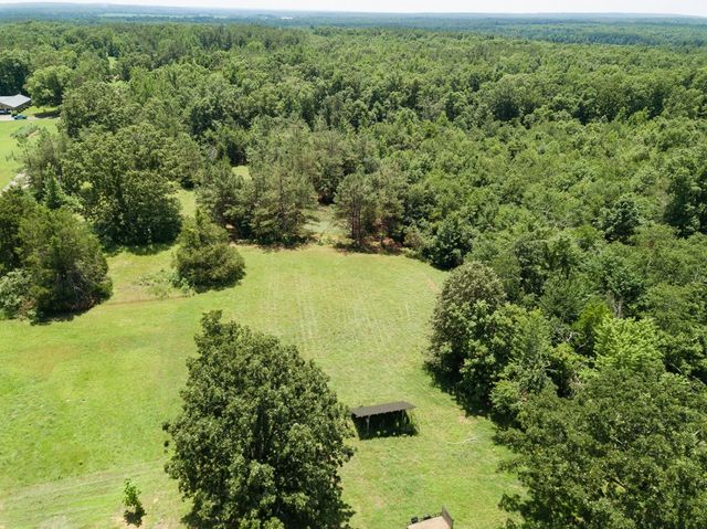 7636 Liberty Rd, Scotts Hill, TN 38374